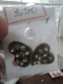 Brinco coracao com strass