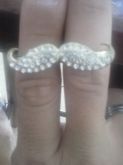 Anel bigode duplo strass