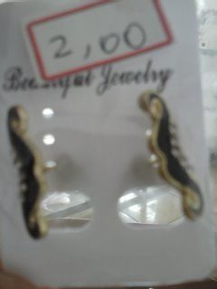 Brinco de bigode com strass