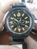 Relogio ferrari preto e amarelo